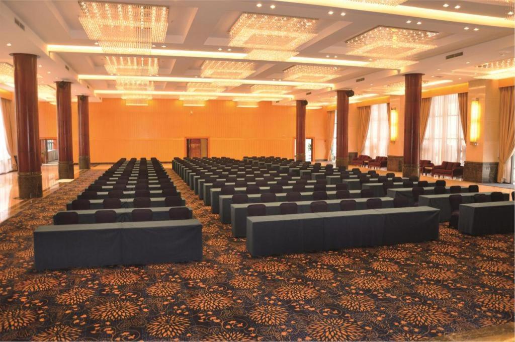 Chongqing Sunshine Continental Grand Hotel Екстериор снимка